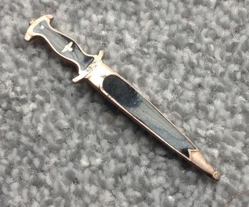 SS Dagger Lapel Pin