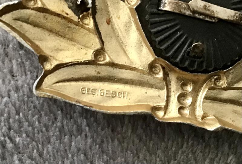 Third Reich TENO Leaders Laurel Leaf Wreath and Cockade Insignia